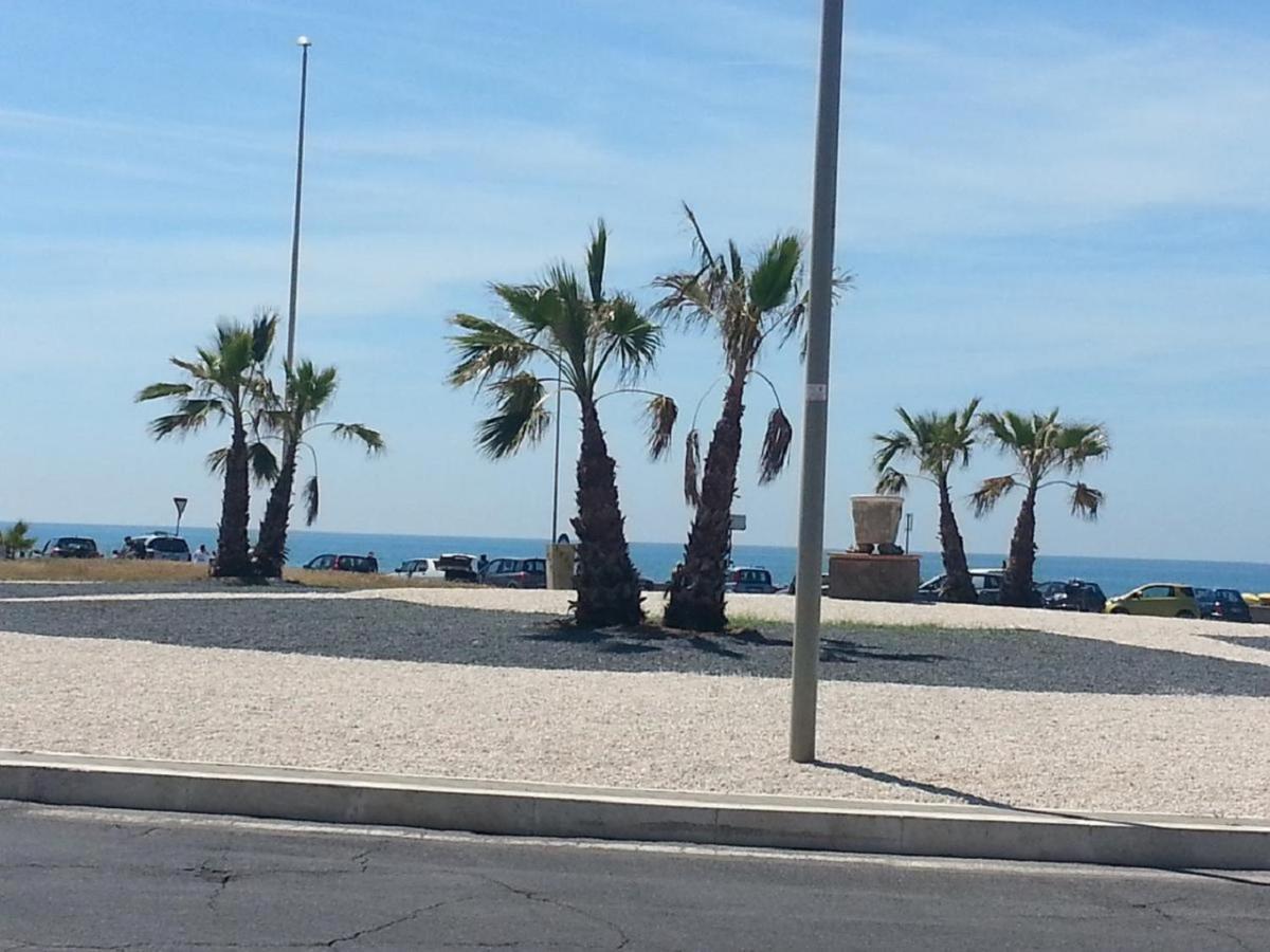 Blue Marine Di Ostia Hotel ภายนอก รูปภาพ