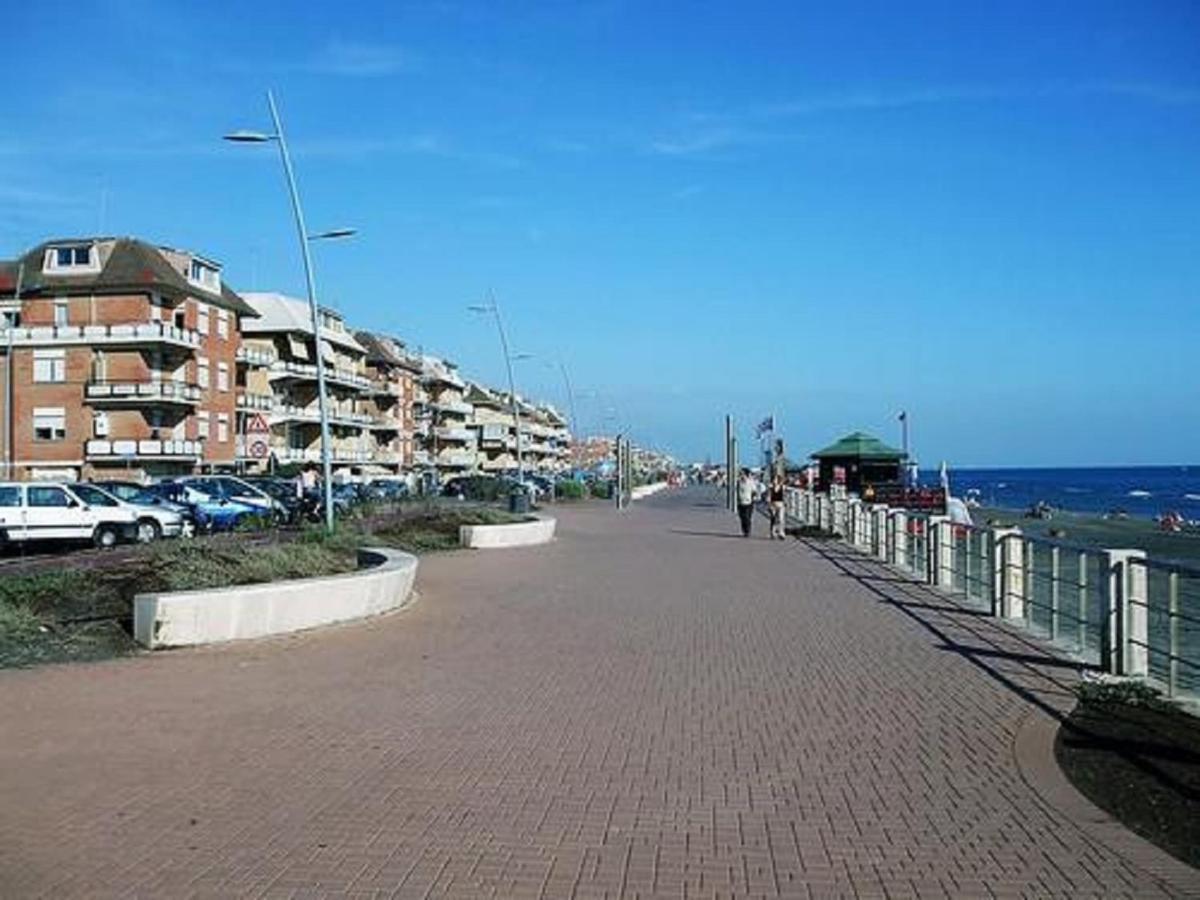 Blue Marine Di Ostia Hotel ภายนอก รูปภาพ